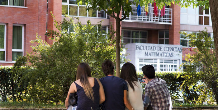 Los estudiantes españoles huyen de las carreras del futuro