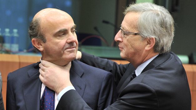 Los 2.000 millones que piden Bruselas saldrán de… ¡Más impuestos!