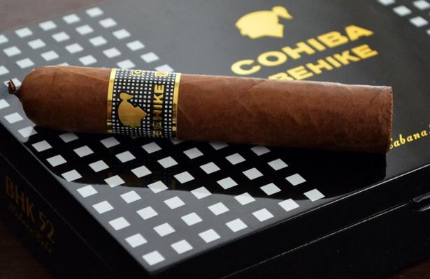 Cohiba Behike: Tabaco más caro del mundo fue enrollado a mano