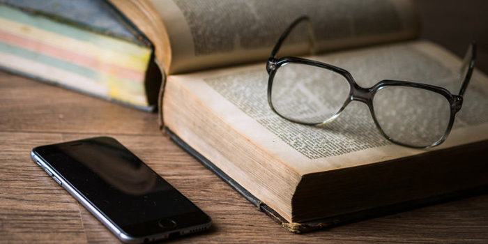 Leer es un hábito innato en el ser humano mejor que  televisión