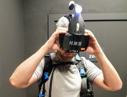 Las gafas utilizan una tecnología propia, las mochilas llevan ordenadores Alienware