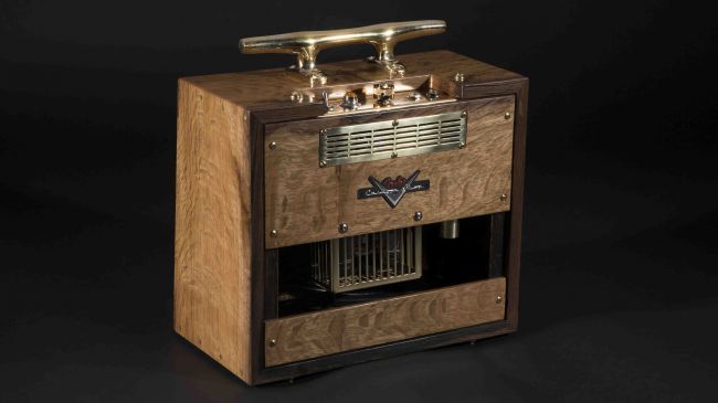 Studioliner Stratocaster se alza con el título de más cara del mundo Studioliner Stratocaster se alza con el título de más cara del mundo