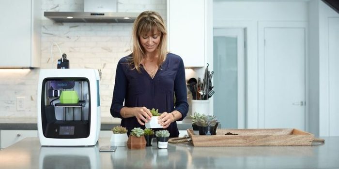 Las primeras impresoras domésticas 3D ya están aquí 61 Merca2.es robo01 e1487276095965 Merca2.es