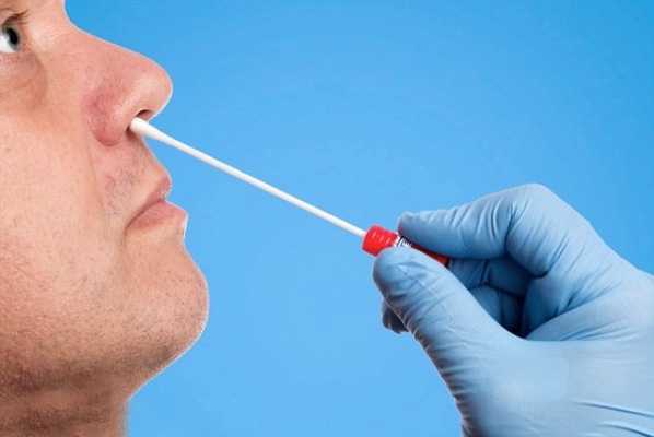 Tú no solo compartes hipoteca y techo con tu pareja, también compartes los microbios 21 Merca2.es frotisnasal Merca2.es