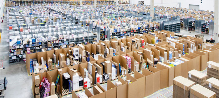 Amazon: 16.000 despidos en EE. UU. y un ERE de 1.200 empleados en Madrid y Barcelona 2 Merca2.es El efecto Amazon estrangula las plataformas logísticas.