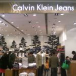 De Bad Bunny a las pasarelas: las claves del impulso de Calvin Klein y Tommy Hilfiger este 2025