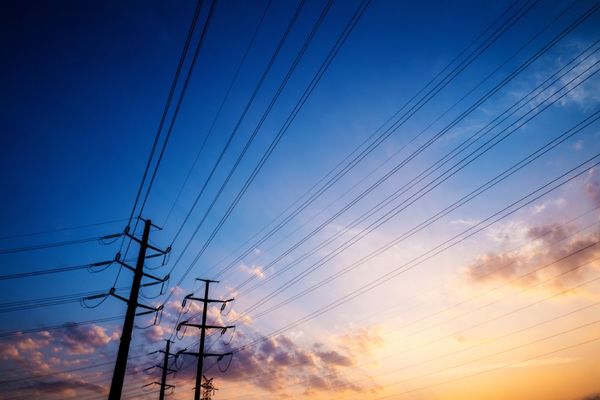 Las compañías eléctricas no quieren que te enteres: los mejores consejos para ahorrar en la factura de la luz
