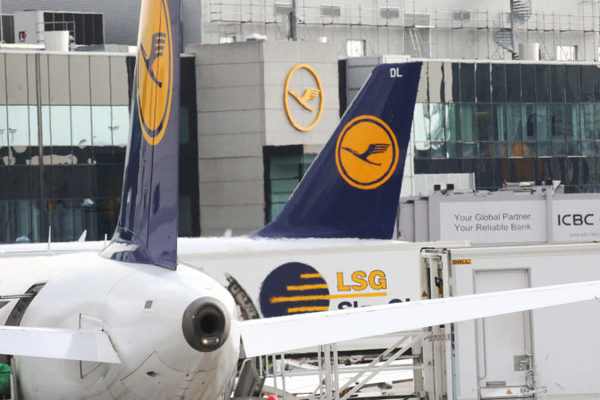 Lufthansa asalta el mercado transatlántico con la compra de TAP Air Portugal y planta cara a Iberia 2 Merca2 Lufthansa ya no quiere comprar a la austríaca Niki