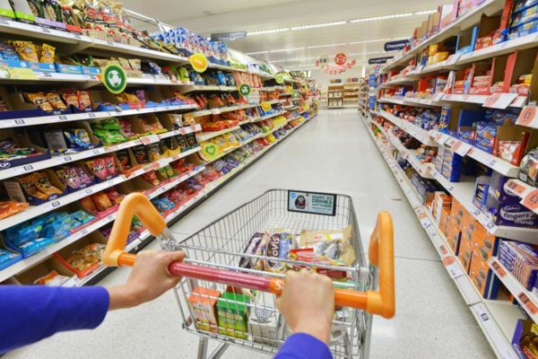 ¿Mercadona o Carrefour? Comparamos productos básicos y te decimos donde comprarlos