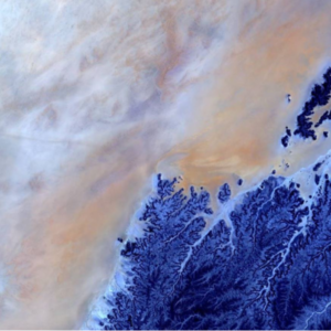 La meseta de la monta&ntilde;a Hadhramaut de EOS que era lanzada por Max Polyakov&nbsp;