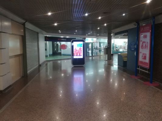 Así languidece la esquina fantasma de Florentino Pérez en el Bernabéu 3 Merca2.es Florentino Pérez, incapaz de resucitar su esquina fantasma.