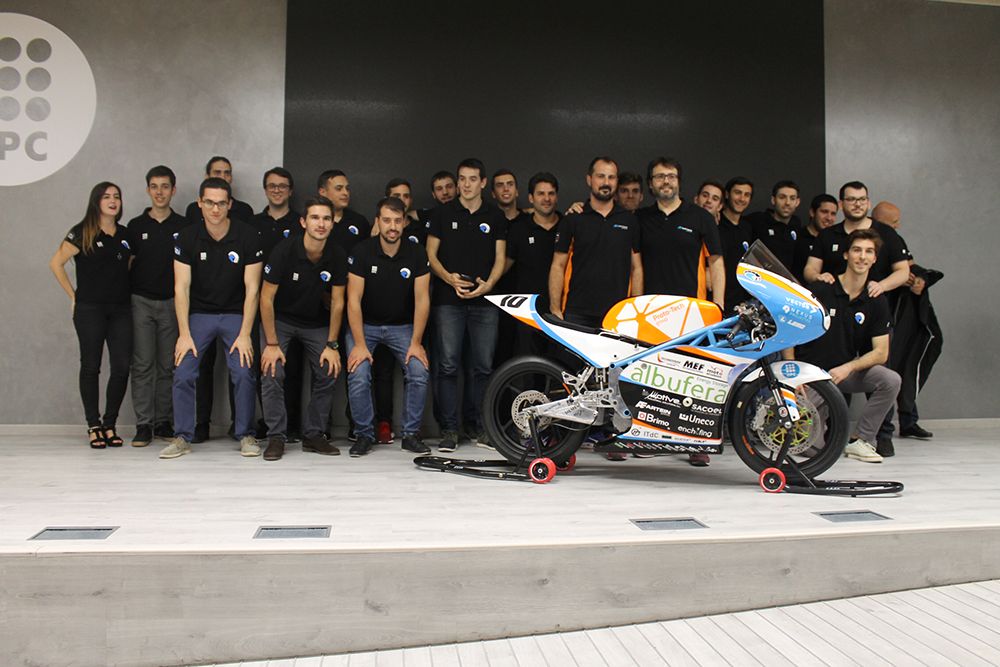 Expectación en el estreno de la EPR01, primera moto eléctrica de competición del equipo ePowered Racing