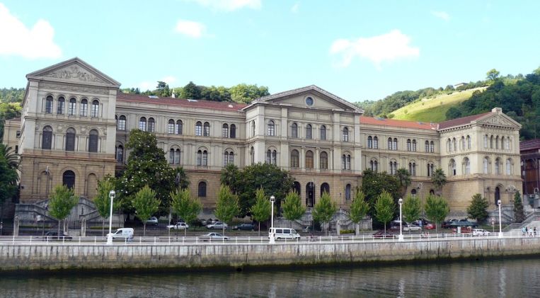 Deusto, Navarra, Nebrija… la universidad privada suspende en transparencia