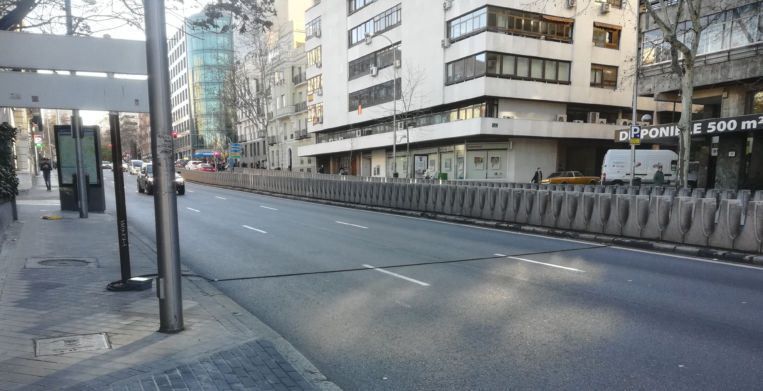 Banda para controlar el tráfico de Madrid. Así es el falso radar que causa accidentes en Madrid.