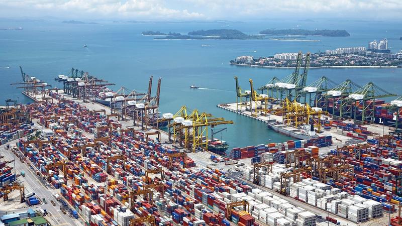 Las exportaciones alemanas aumentaron un 7,6% en febrero y las importaciones un 3,8%