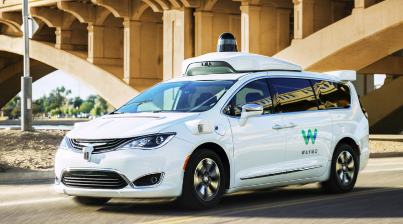 El coche autónomo de Google impone su velocidad al Tesla de Elon Musk 1 Merca2.es robotaxi