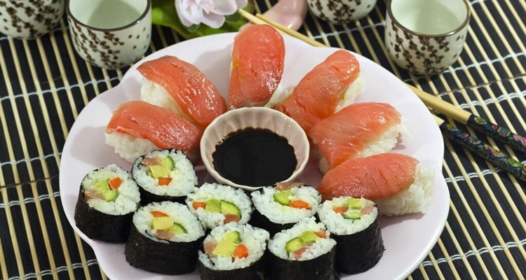 Carrefour: Las nuevas variedades de Sushi a base de arroz integral que son un éxito en España 3 Merca2.es Variedades de sushi