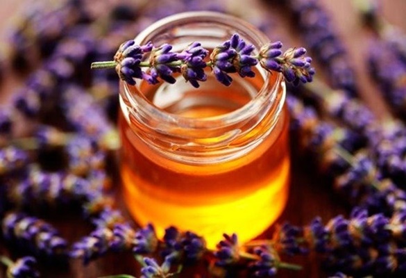 Miel de tomillo, miel de naranja, miel de eucalipto... ¿cuántas hay y cuál es mejor? 6 Merca2.es lavanda