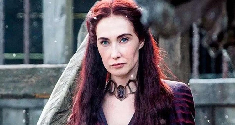 Juego de Tronos El fallo de una Melisandre, joven y sin collar