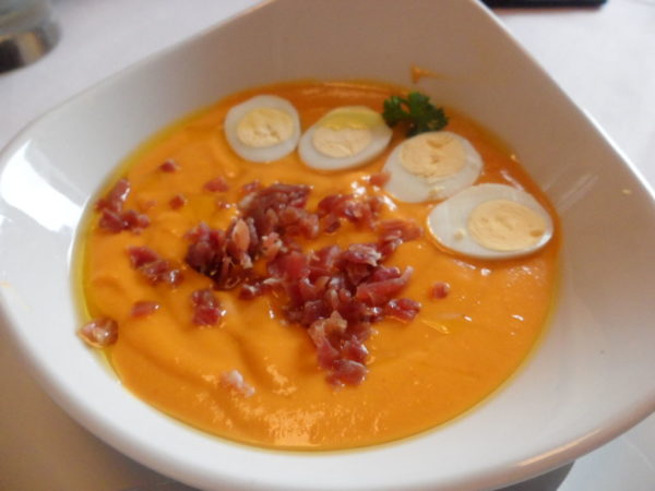 Salmorejo: te contamos cuáles son los mejores y peores de los supermercados 8 Merca2.es tomate