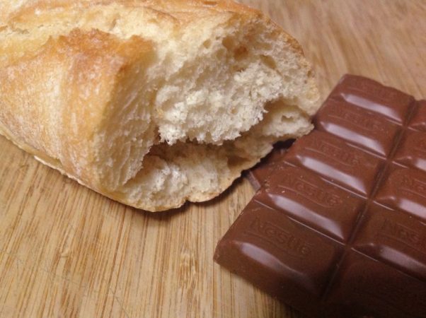 Cosas que haces (o dices) y los jóvenes se quedan a cuadros 2 Merca2.es Comer pan con chocolate