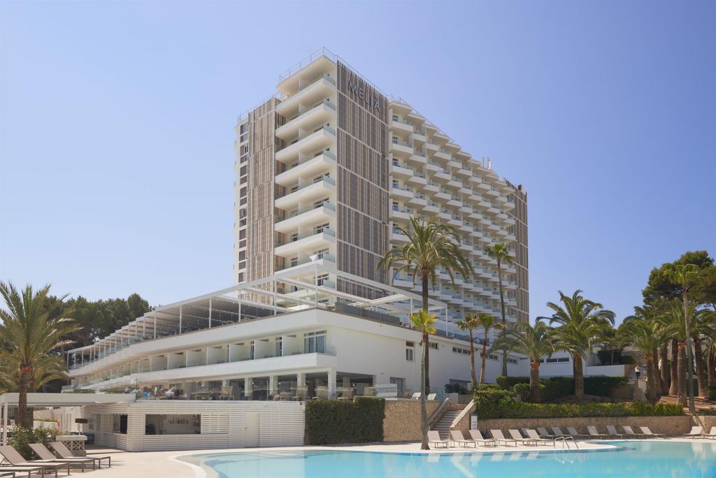 Meliá se deja llevar por las deudas y pacta con Abu Dabi