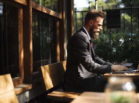 beard-2326422_960_720 multa Internet