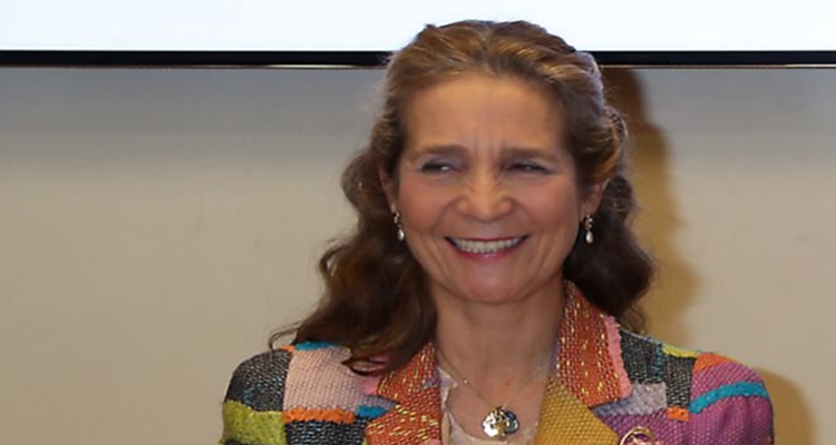 Casa Real; la infanta Elena también se hizo retoques
