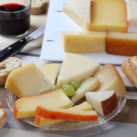Esta sería la tabla de quesos perfecta con queso del Mercadona, Lidl, Carrefour y El Corte Inglés (apta para cualquier bolsillo) 4 Merca2.es Mercadona, Lild, El corte inglés y otros sitios donde comprar tablas de queso
