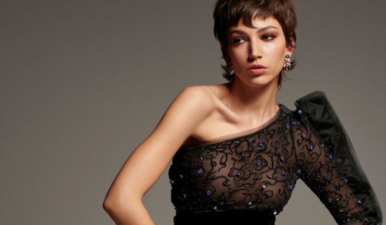 Úrsula Corberó, la Tokio ladrona y su pasado artístico (y futuro inmediato) 6 Merca2.es Ursula posando