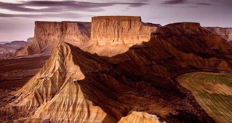 10 destinos que simulan la superficie de la Luna en la Tierra