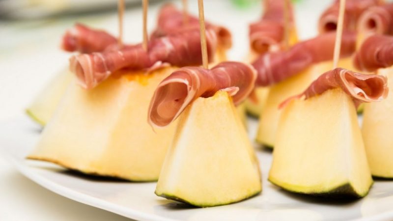 Entrantes fáciles y rápidos con jamón ibérico para sorprender en Navidad 78 Merca2.es melon jamon 1200x675 Merca2.es