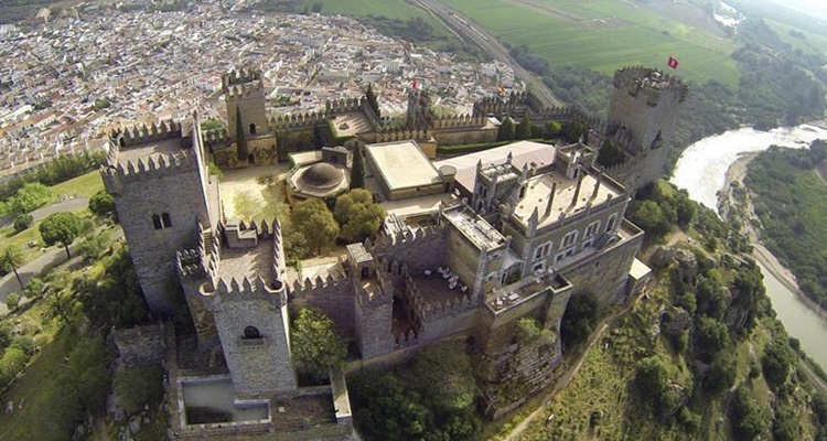 Pueblos bonitos de Andalucia Almodovar del Rio en Cordoba