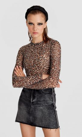 Stradivarius: 10 camisetas y tops para ir fashion esta primavera 6 Merca2.es Top Animal Print