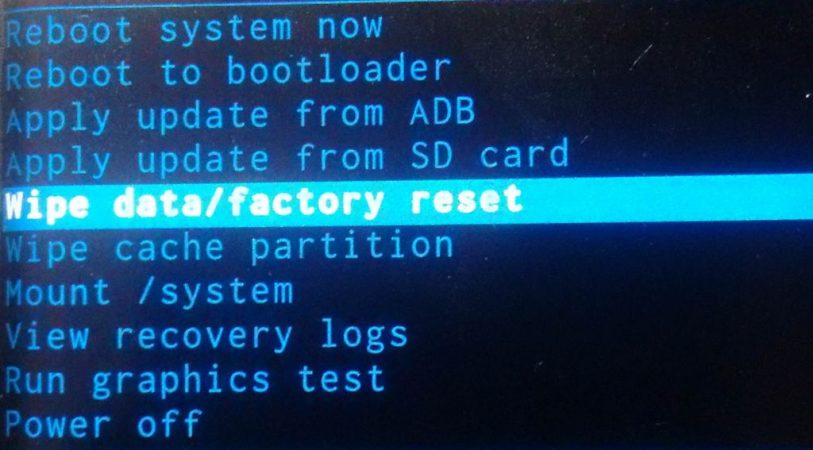 Los trucos más profesionales para revivir un móvil (y las situaciones por las que puede pasar) 19 Merca2.es Hard Reset: menú del móvil