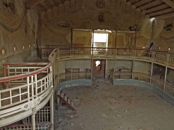 10 lugares abandonados de España ¡que tienes que ir a ver! 2 Merca2.es Colonia Santa Eulalia, España