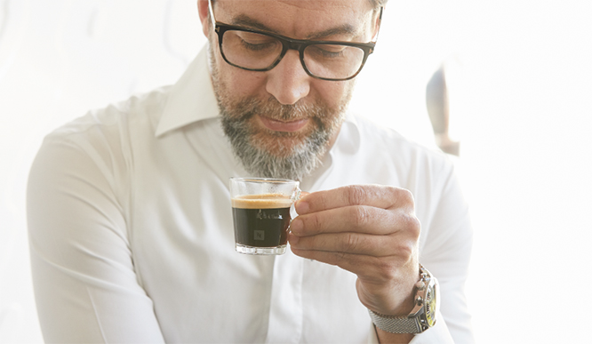 Cuando tomar café se convierte en una experiencia más allá de la bebida 1 Merca2.es Quique dacosta Merca2.es