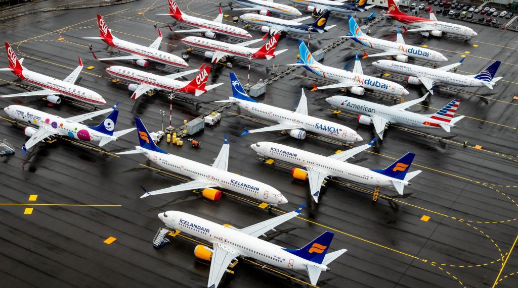 737 MAX