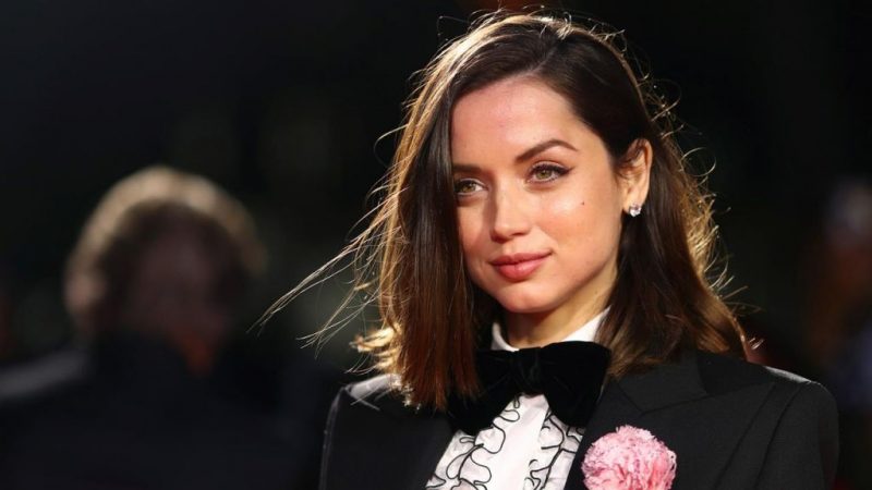 Ana de Armas: la evolución de una sex symbol a través de sus personajes 37 Merca2.es actriz posando