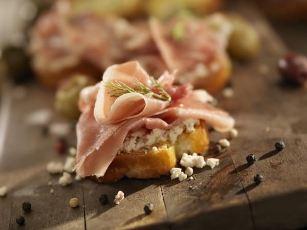Los mejores canapés con jamón ibérico que deleitarán a tus invitados 8 Merca2.es canapés