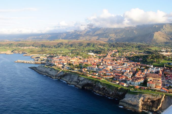 El pueblo de Llanes visto desde arriba