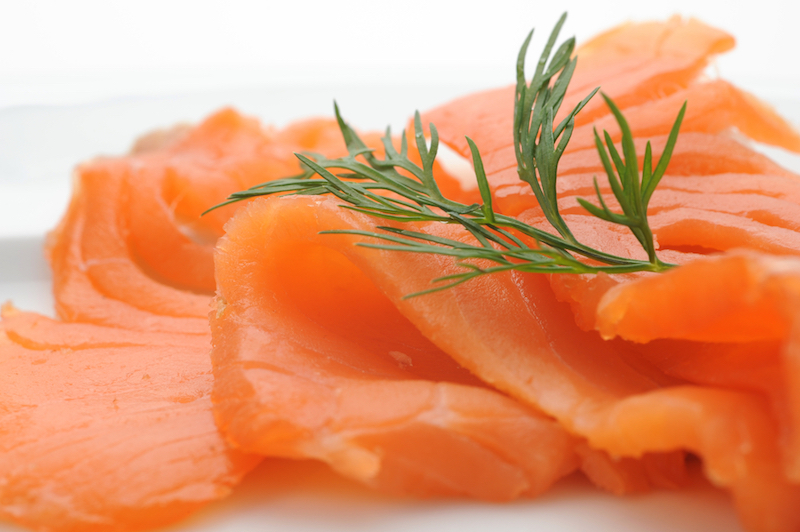 Salmón ahumado: 6 recetas para que tus invitados alucinen en Navidad