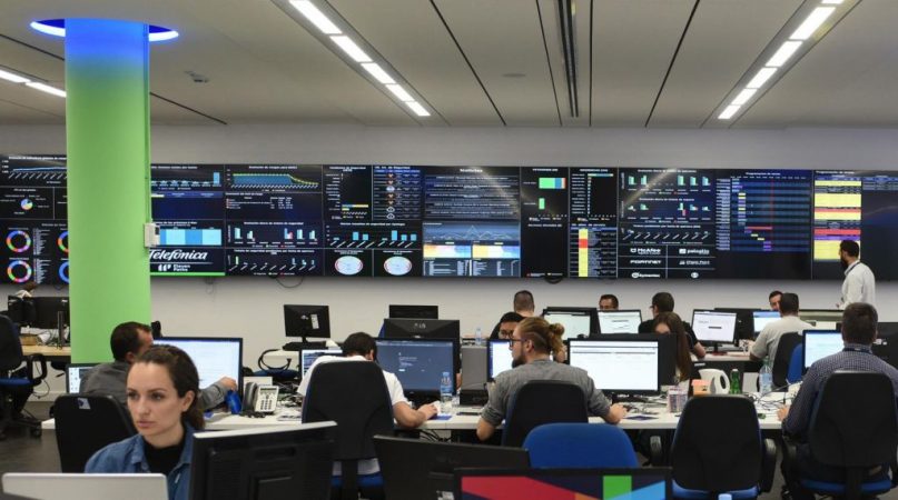 Telefónica despedirá si no hay suficientes salidas voluntarias en los ERE que negocia 1 Merca2.es Telefónica operaciones digitales Madrid
