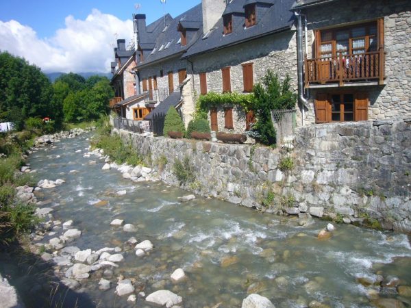 Las ciudades de montaña más bonitas de España 55 Merca2.es Artiés, ciudades de montaña España