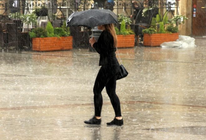 Prepara la barca: estas son las fechas de grandes lluvias en España 15 Merca2.es bajo la lluvia