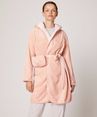 H&M, Oysho o Woman Secret: los chollos de la temporada 30 Merca2.es Bata reversible Oysho