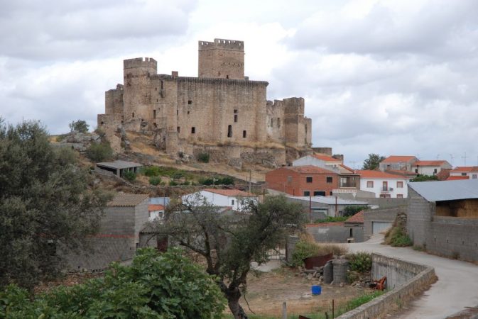 'La casa del dragón' se está rodando en España 30 Merca2.es Belvis de Monroy pueblos de Cáceres, lugares infravalorados España