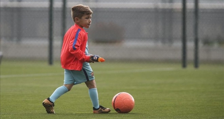 Hijo futbolista Luis Suárez, Messi, Piqué