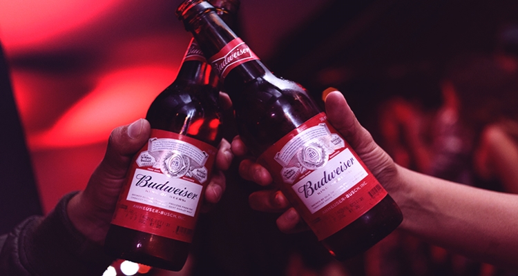 Patrocinador Budweiser global, Heineken, Mahou