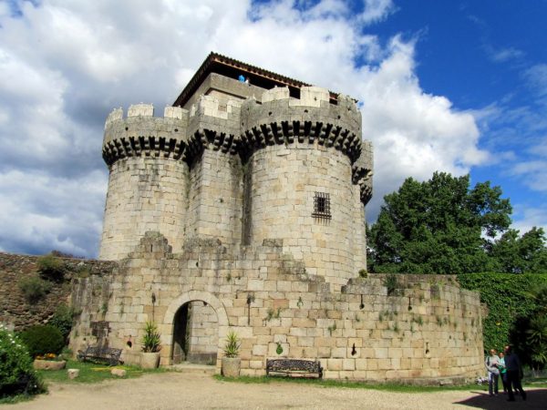 Pueblos bonitos de Extremadura para ir de ruta un fin de semana 14 Merca2.es Granadilla, castillo
